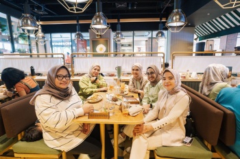 Cari Restoran Semarang Halal Tapi Nikmat? Ini Jawabannya!