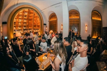 Bertualang Tak Harus Jauh-Jauh, Cari Bar Terdekat Dan Nikmati Malam Nusantaramu!