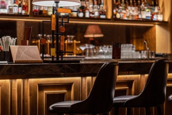 NAAGA Bar, Mini Club di Menteng Tawarkan Koneksi Rasa